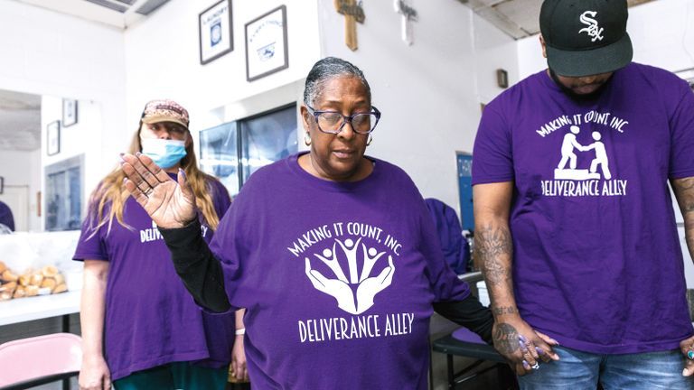 Rhonda Willingham, founder of Make It Count, at a Wednesday Wash Day event. Make It Count is an organization that provides supplemental necessities like food, shelter, clothing, and personal hygiene items to people and families in the Dallas area during personally challenging economic times.