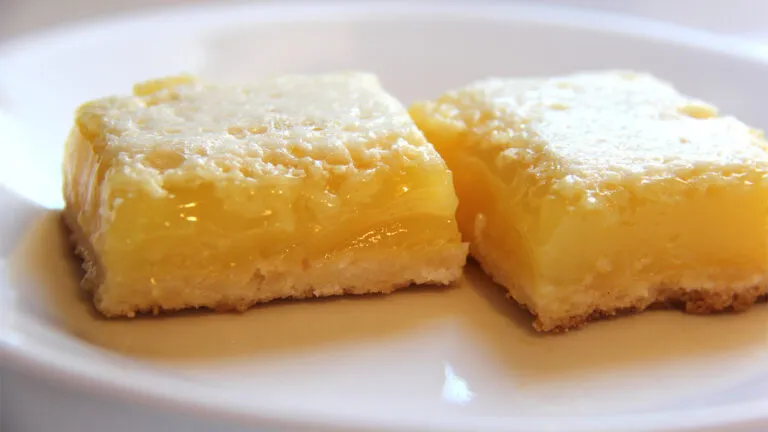 Lemon squares; Getty Images