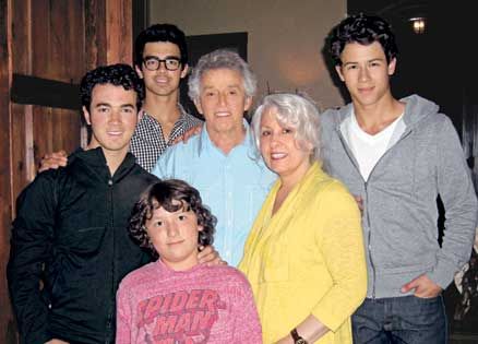 The Jonas Brothers with their Grandparents