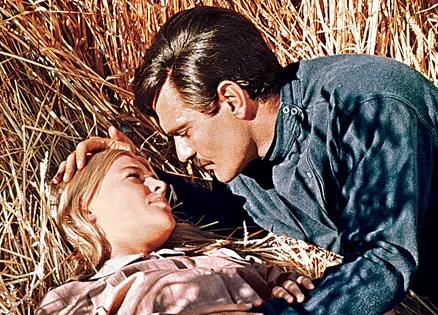 Julie Christie and Omar Sharif in Dr. Zhivago