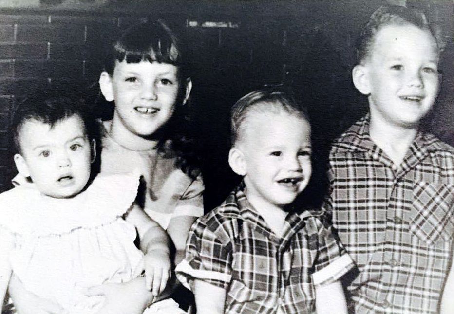 Lisa Honeycutt Johnson and her sibings in 1962