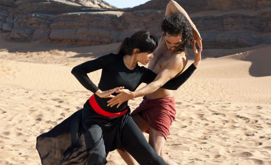Reece Ritchie and Freida Pinto in Desert Dancer