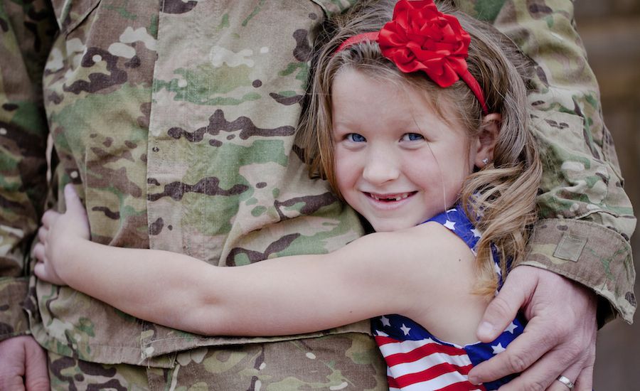 A soldier and daughter. Photo: Thinkstock.