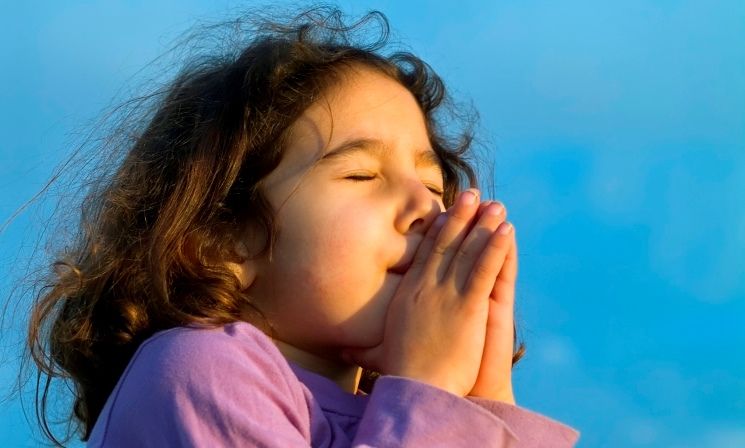 Child praying: Thinkstock
