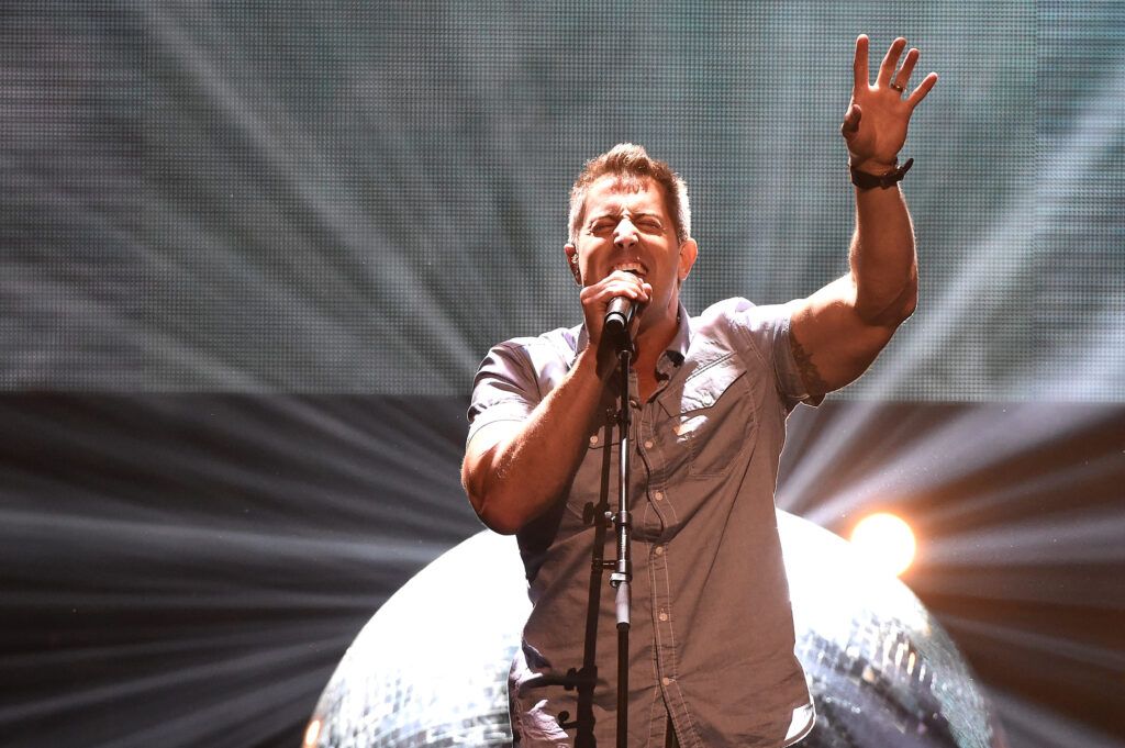 Jeremy Camp performs his single "He Knows" at the K LOVE Fan Awards