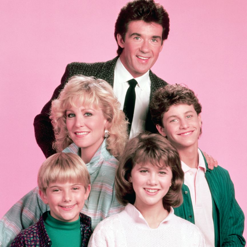 Alan Thicke as Jason Seaver with the cast of Growing Pains