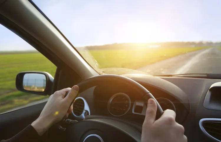 driving-woman-marquee