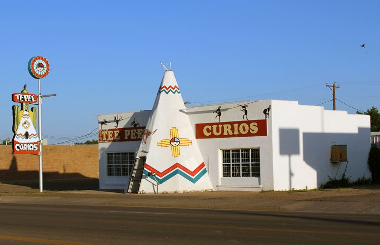Guideposts: Tee-Pee Curios in Tucumcari, New Mexico