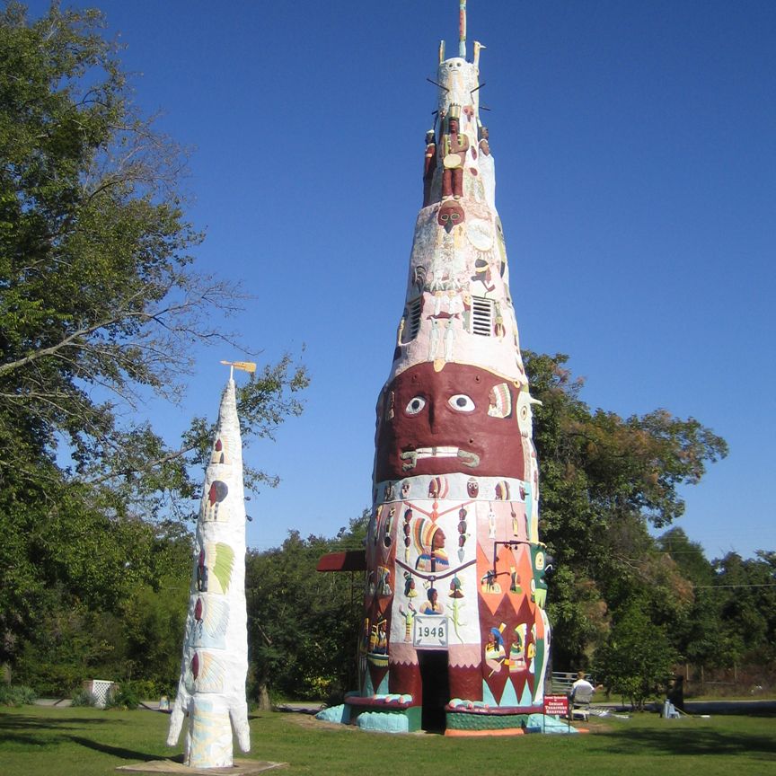 Guideposts: The World's Largest Concrete Totem Pole near Foyil, Oklahoma