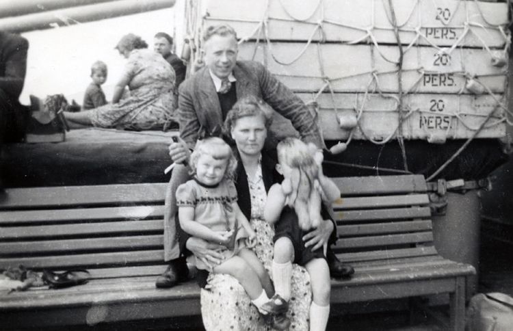 Guideposts: Henk Metselaar with his family, in the 1950s