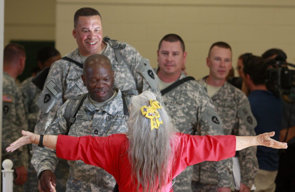 Guideposts: Elizabeth Laird, the Fort Hood Hug Lady, gives hugs to soldiers deploying