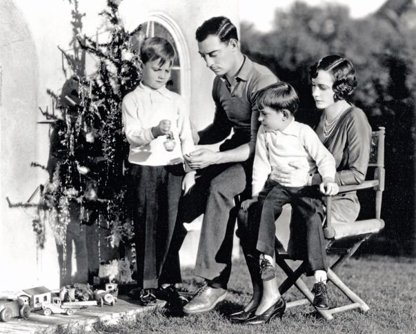 Guideposts: Buster Keaton helps his family decorate the Christmas tree