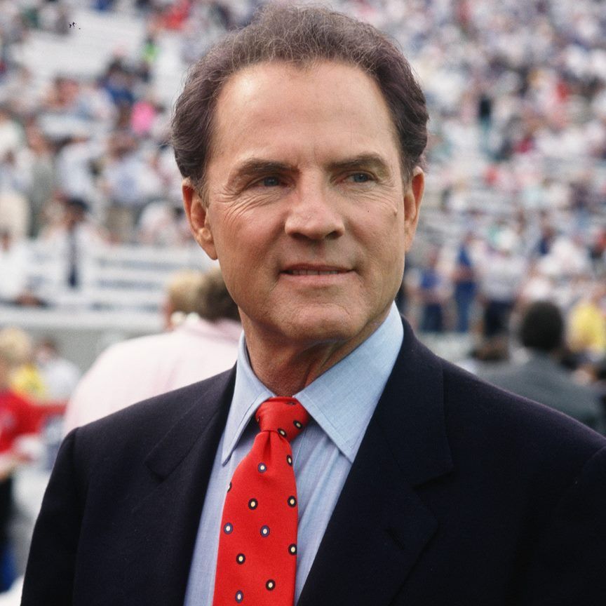 Guideposts: NFL Hall of Famer and sports broadcaster Frank Gifford