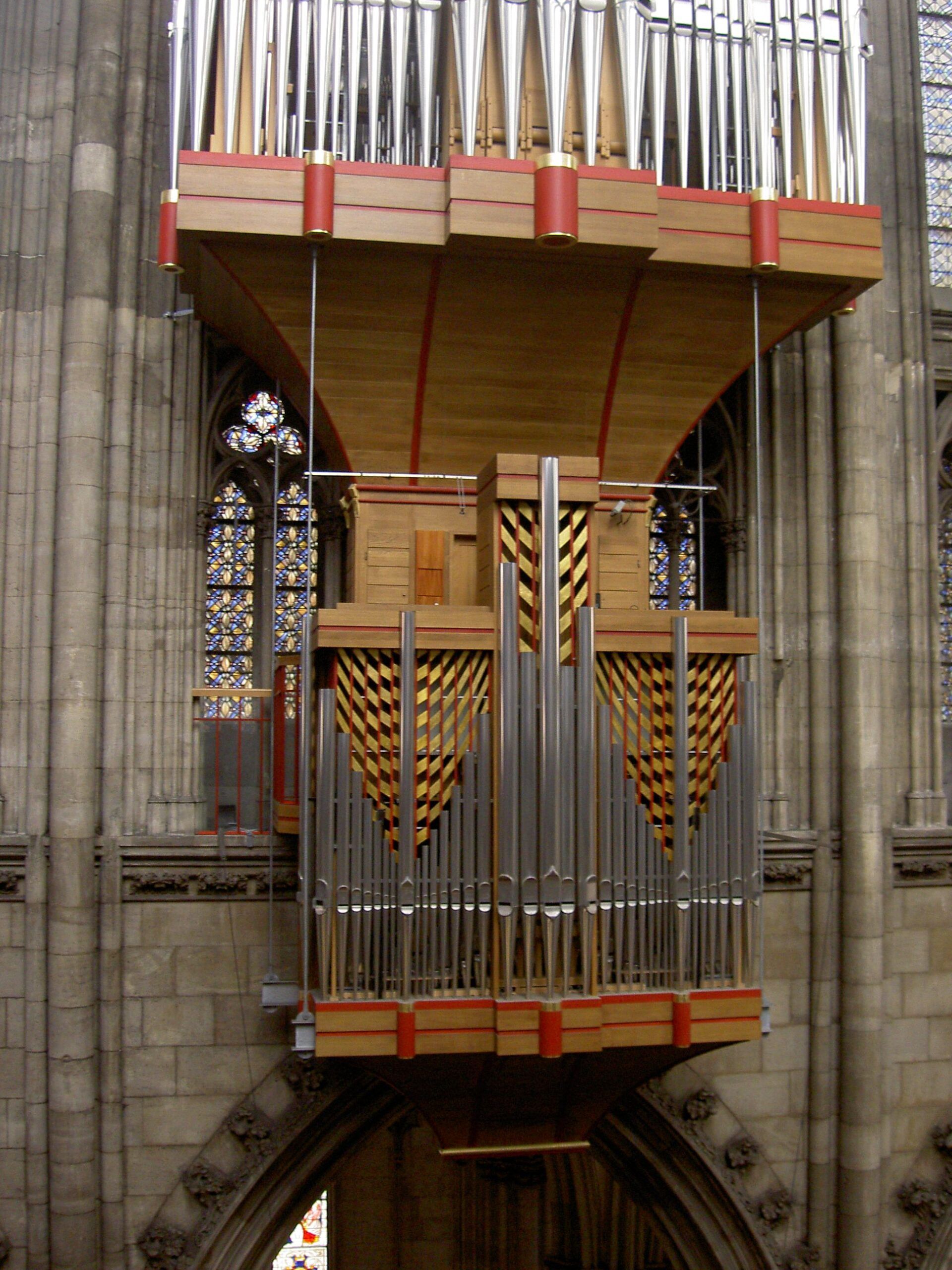 Guideposts: The "swallow's nest" organ, built in 1998 to celebrate the Cologne Cathedral's 750 years.