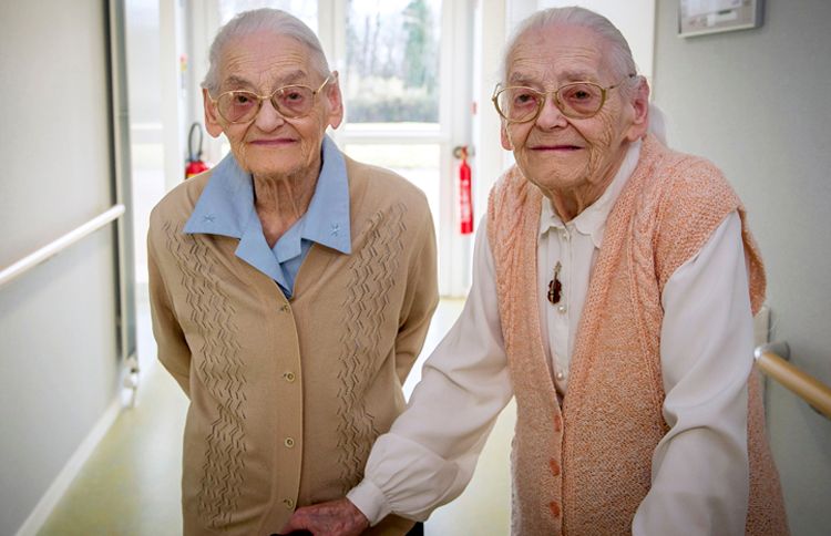 The world's oldest twins, Simone Thiot and Paulette Olivier