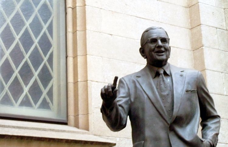 John M. Soderberg's bronzed statue of Norman Vincent Peale
