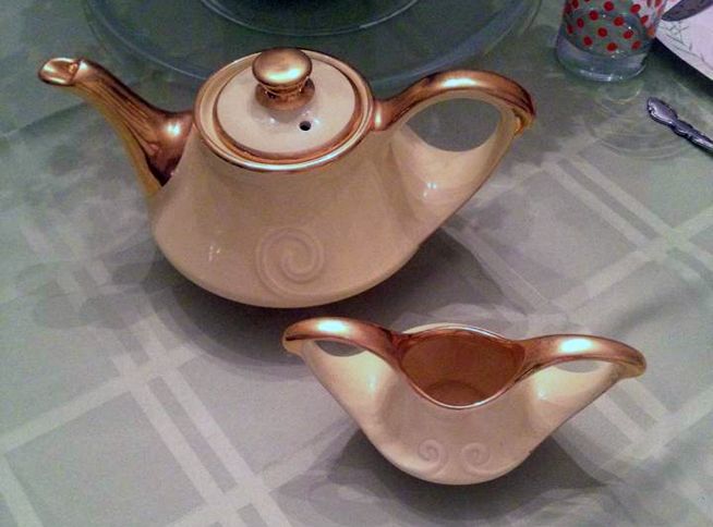 Reader Cindy Ward Roberts shares a photograph of her beautiful teapot from the Pearl china Company.