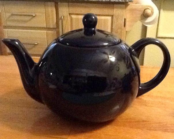 slide_cousin-judy-pennsylvannia-antuqie-find-everyday-navy-blue-black-betty-teapot