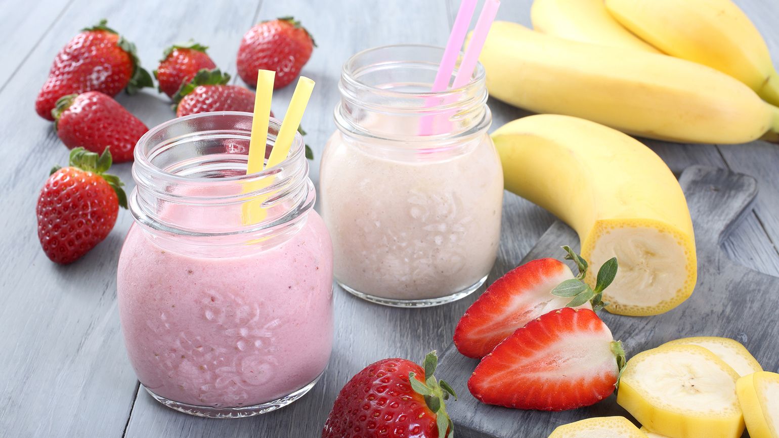 Banana Strawberry Smoothie - Guideposts