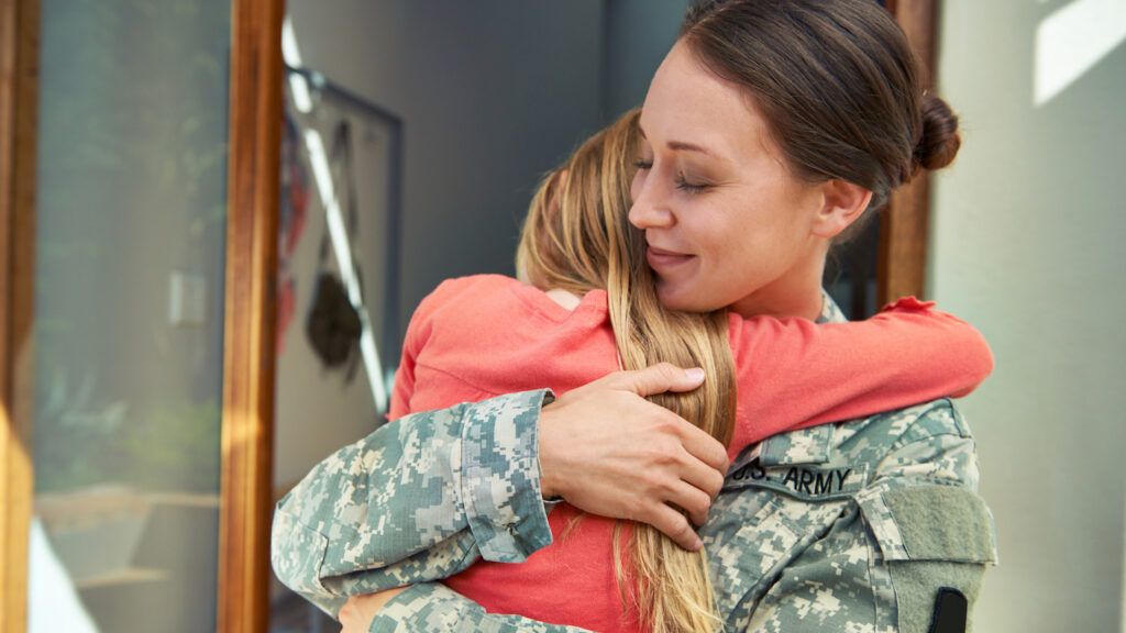 How to help single parents in a military family