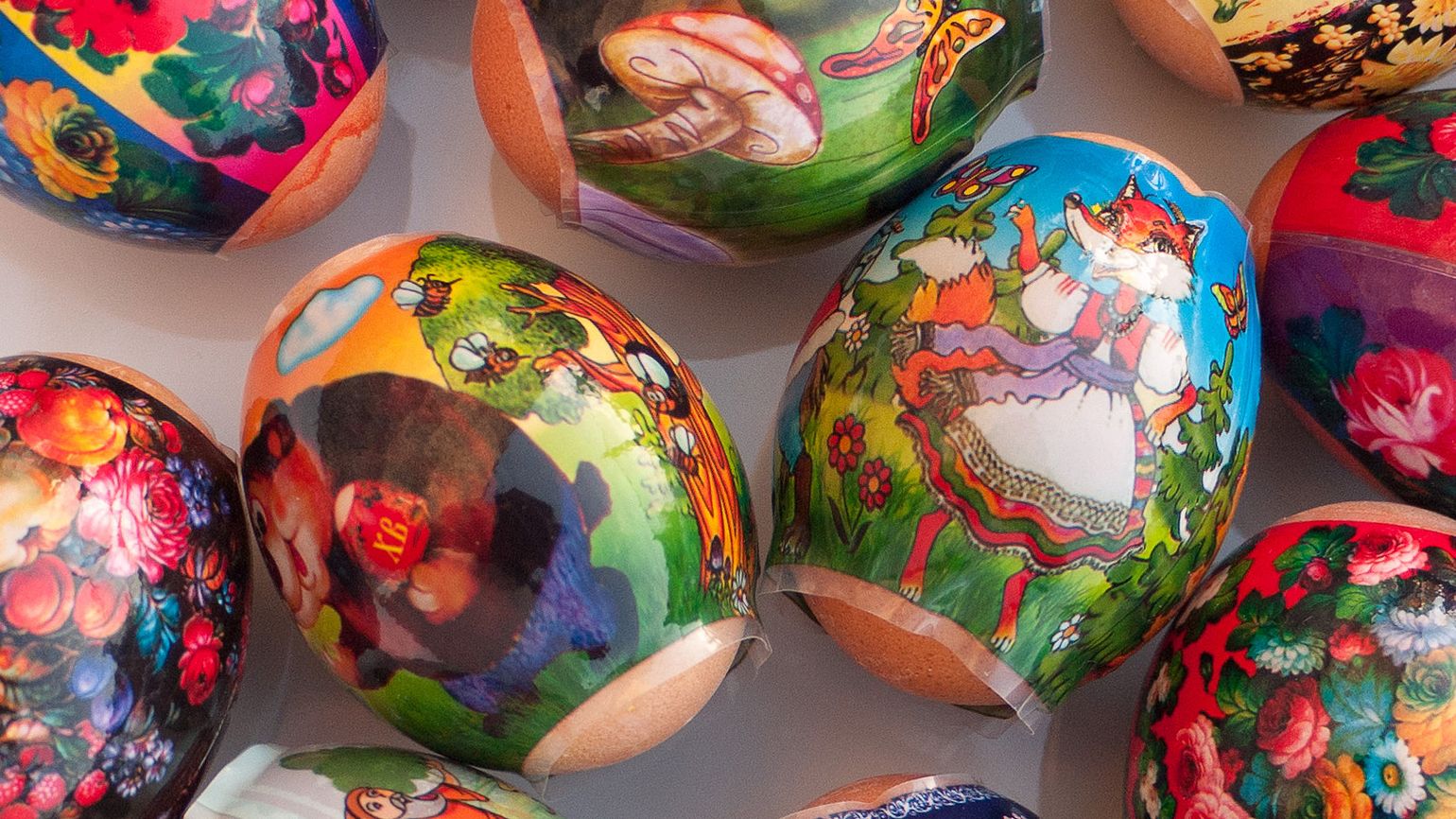 Intricate designed Easter eggs from Russia