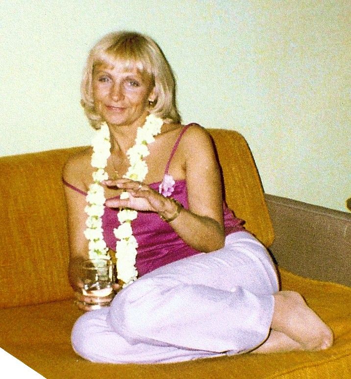 Arlene at the Outrigger Hotel in 1987