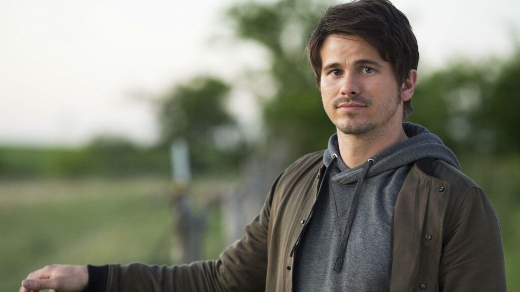 Jason Ritter in "Kevin Probably Saves The World