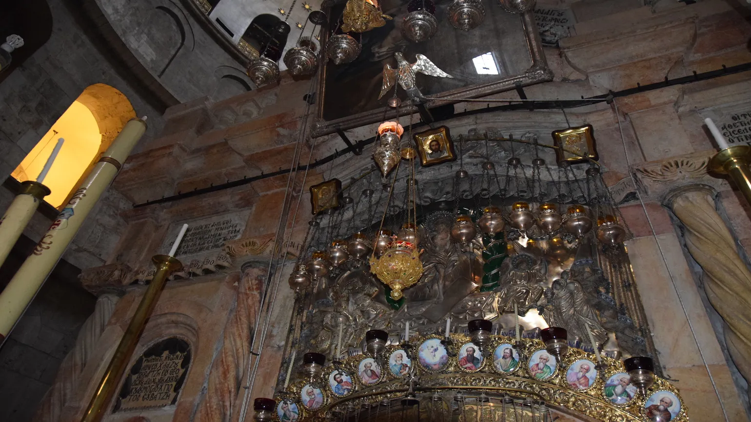 outside tomb of Jesus