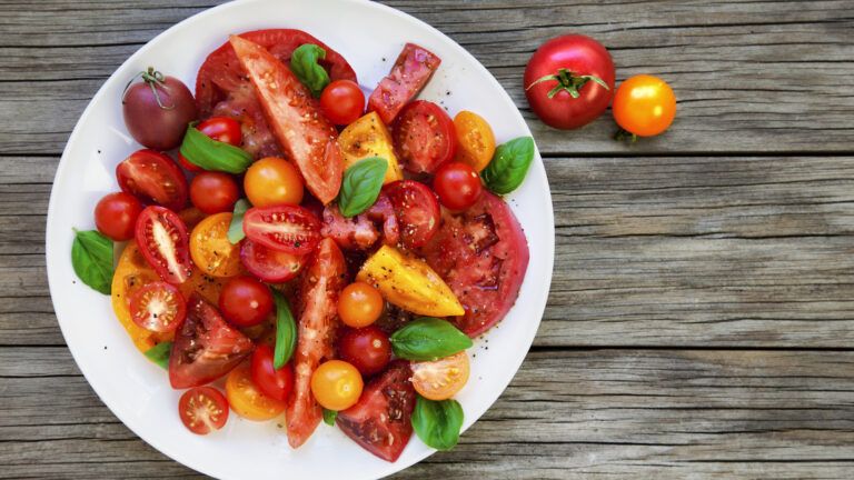 Summer tomato salad