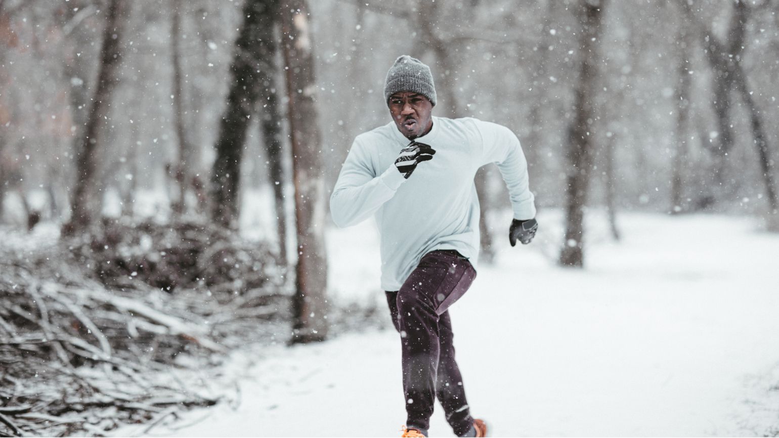 Health myths about Winter: You shouldn’t go for that morning run in the winter. man on a morning run. better living health wellness