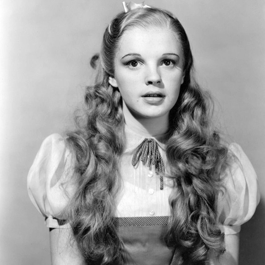 Judy Garland was 16 years old when she played Dorothy and had to wear a corset to appear younger. During the first days of filming, she wore a yellow wig, but soon wiser heads prevailed.