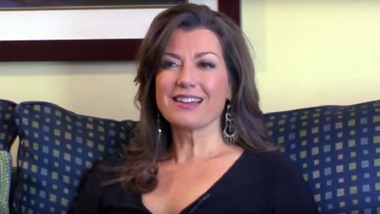 Singer-songwriter Amy Grant