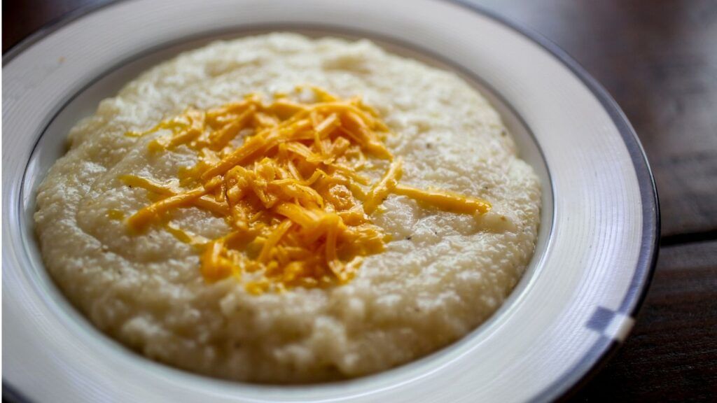Cheese grits in a bowl