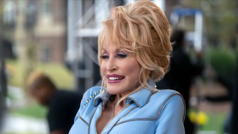 Dolly Parton in 'Dolly Parton's Heartstrings'