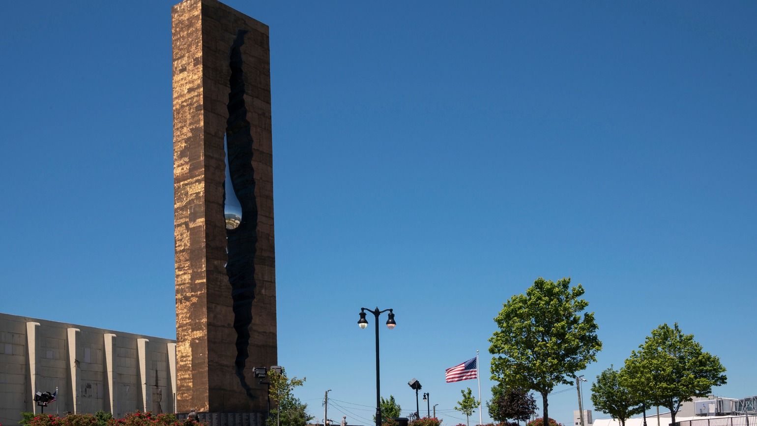 Tear Tower 9-11 Memorial in Bayonne, NJ (Alamy)