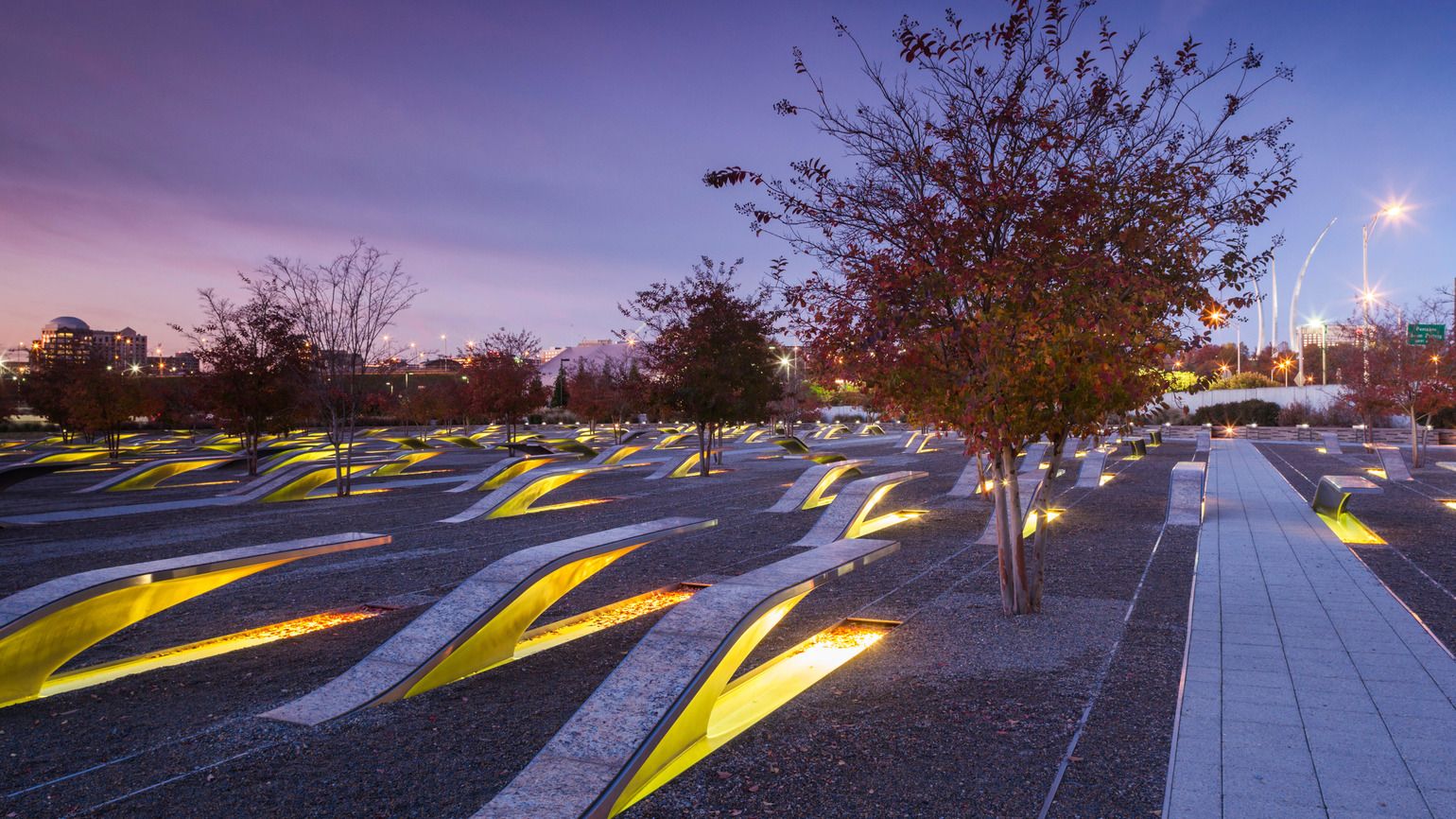 USA, Virginia, Arlington The Pentagon, Pentagon 911 Memorial, dawn (Alamy)