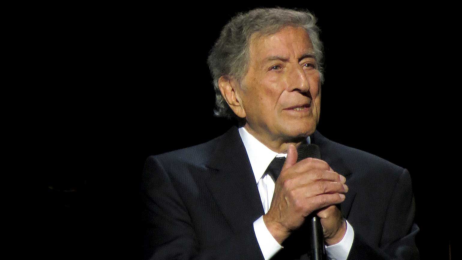 Legendary Singer Tony Bennett and Family Share Details of His Battle ...