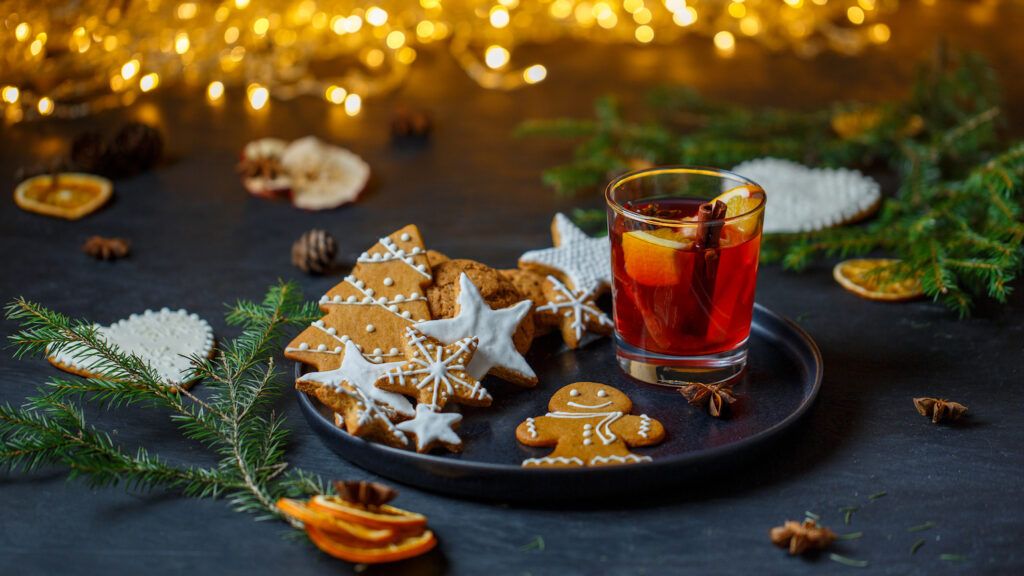 Mulled cider and Christmas cookies