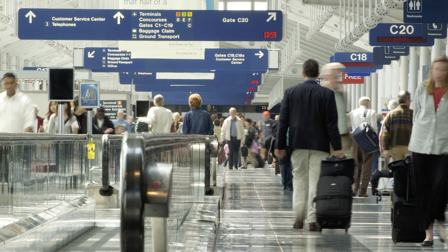 5 Ways to Pray While Waiting to Board Your Flight | Guideposts