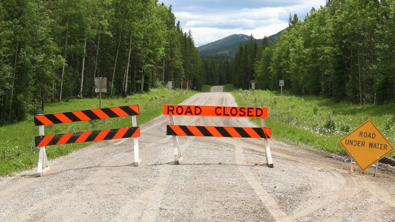 A detour sign on a rural road