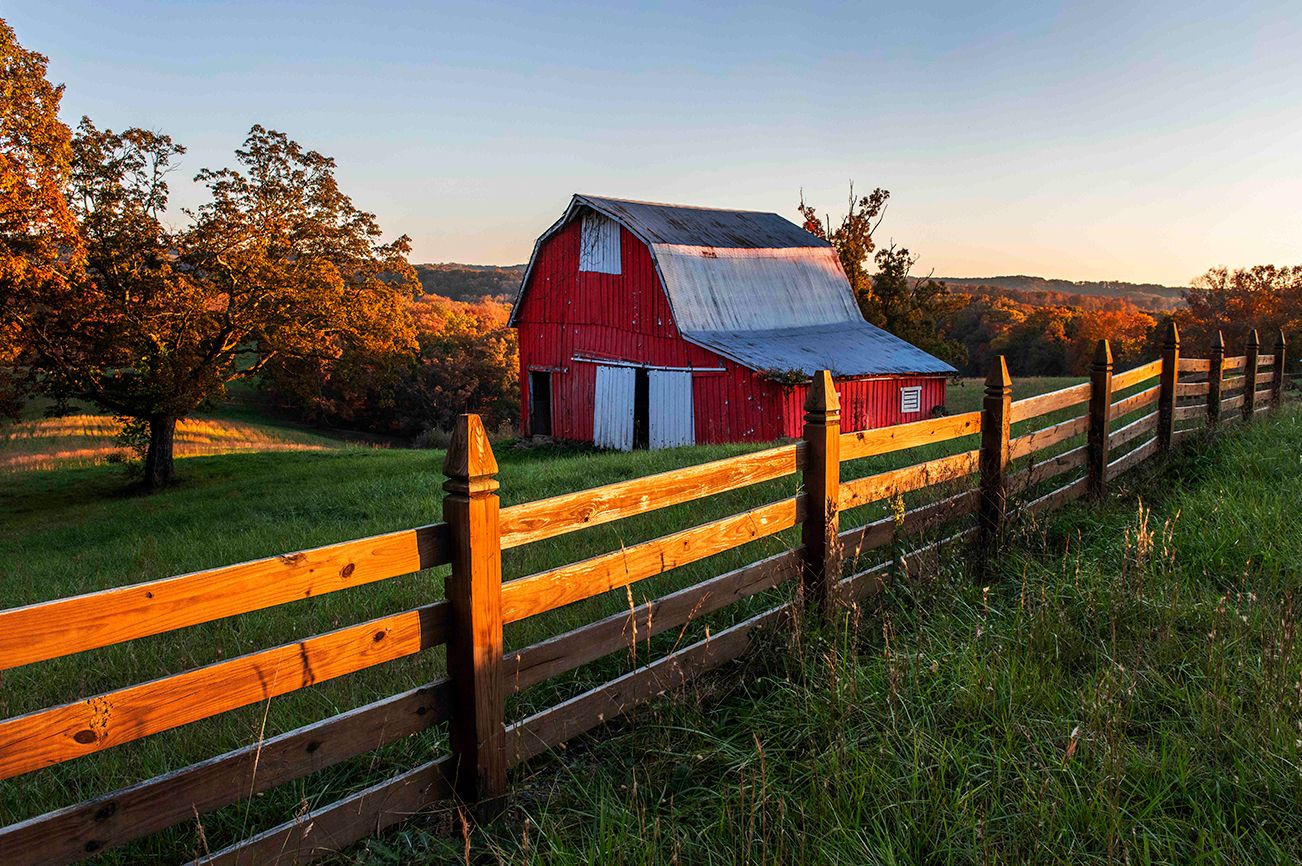 A barn outside Nashville, Indiana; photo by Scott Goldsmith