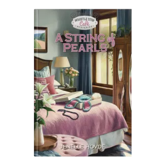 Whistle Stop Café Mysteries Book 11: A String of Pearls-0